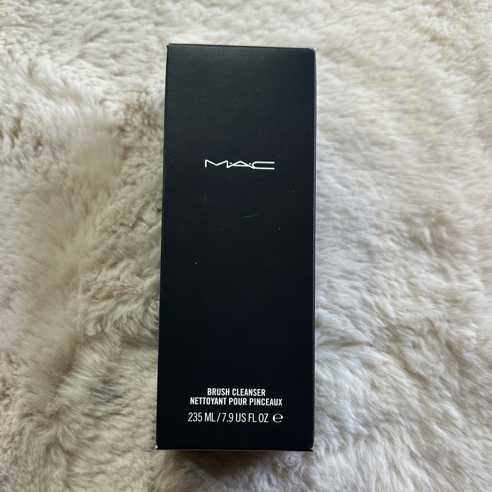 MAC Cosmetics Brush Cleanser Box